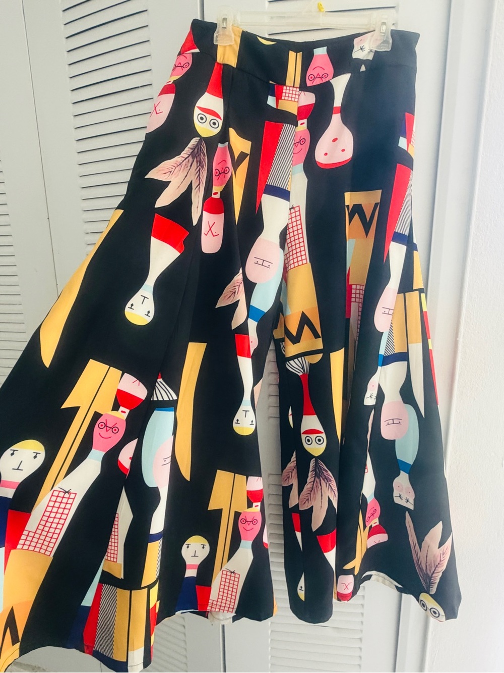 Black Wide-Leg Graphic Print Pants in Multicolor